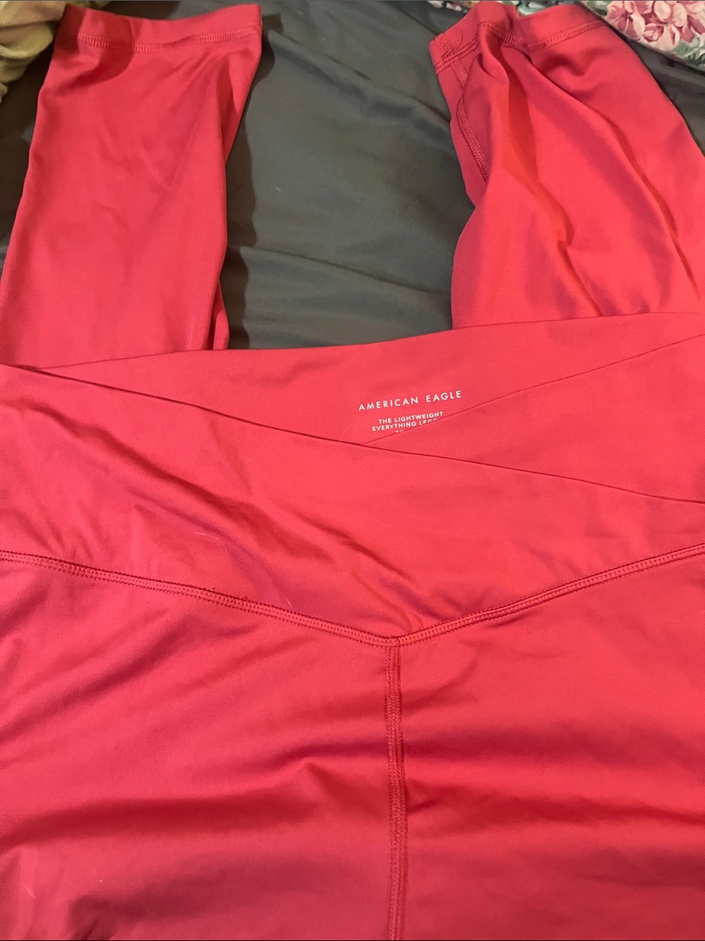 American Eagle pink  Lightweight Everything Leggings